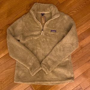 NEW- Patagonia Los Gatos 1/4 zip (womens) M